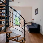 Urban Chic In Trendy Prenzlauer Berg Self-check-in