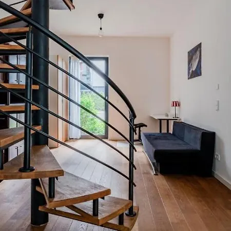 Urban Chic In Trendy Prenzlauer Berg Self-check-in