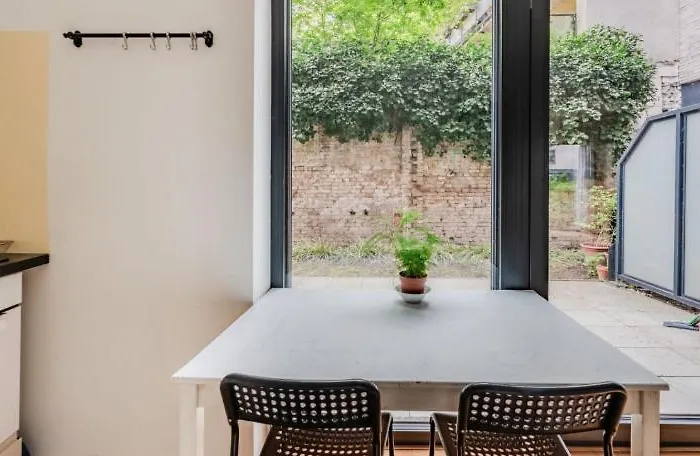 Urban Chic In Trendy Prenzlauer Berg Self-check-in